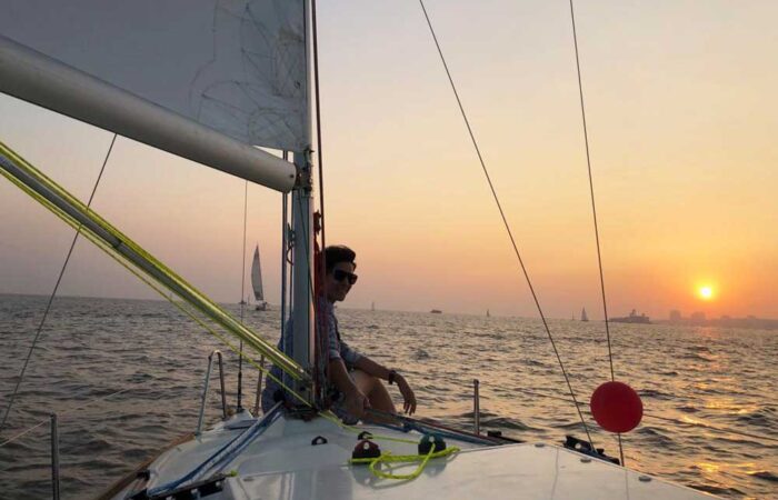 XS-26-Sail-Yacht-Charter-Mumbai-4